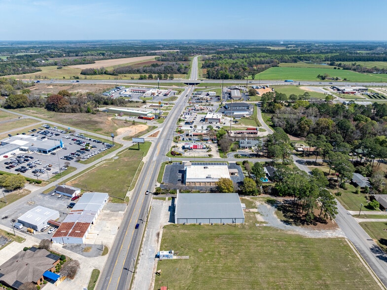 More Photos Of 640 E Washington Ave, Ashburn Freestanding For Sale