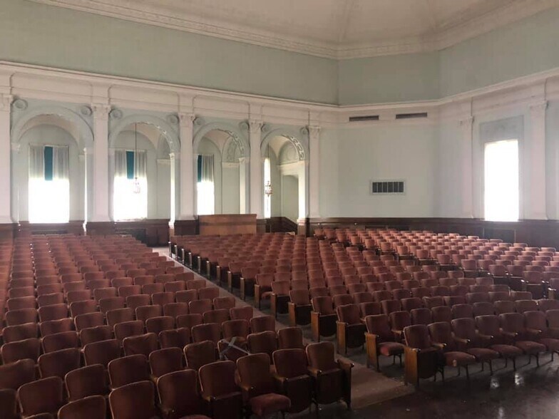 More Photos Of 2134-2158 Collingwood Blvd, Toledo Religious Facility For Sale