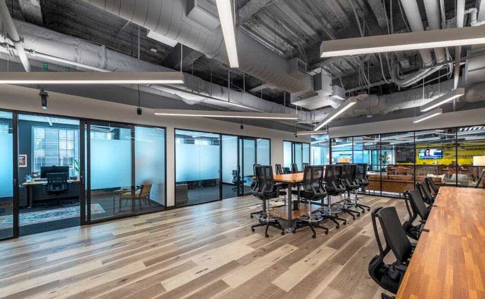 More Photos Of 2300 Wilson Blvd, Arlington Coworking Space