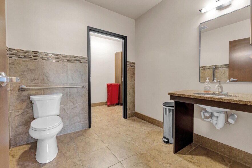 More Photos Of 4795 Larimer Pky, Johnstown Medical For Sale