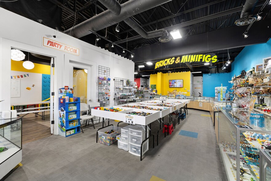 More Photos Of 1086 W South Jordan Pky, South Jordan Freestanding For Sale