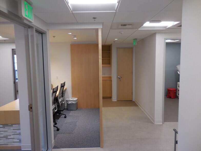 More Photos Of 25550 Hawthorne Blvd, Torrance Medical For Lease
