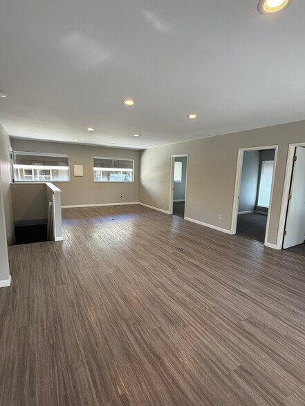 More Photos Of 4702-4704 Tieton Dr, Yakima Office Residential For Lease