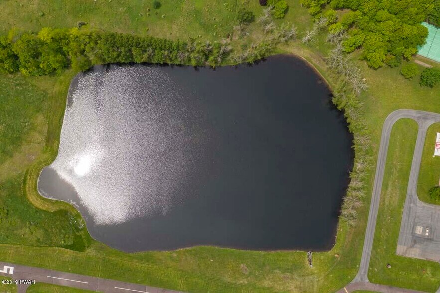 More Photos Of 37 Colonel Lindbergh Ln, Moscow Airport For Sale