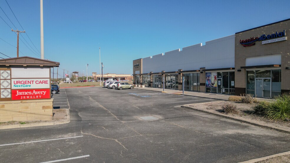 More Photos Of 7014 FM 78, San Antonio Unknown For Lease