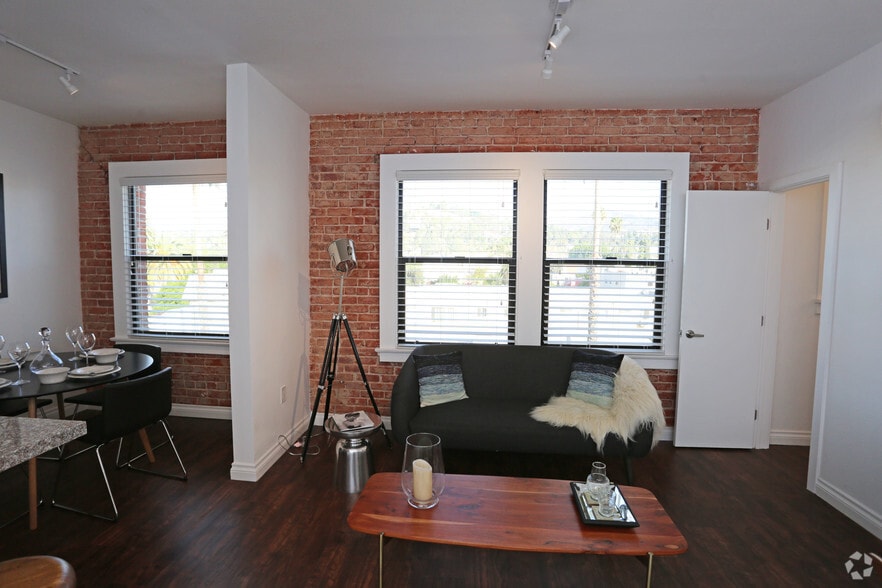 More Photos Of 5529-5533 Hollywood Blvd, Los Angeles Apartments For Lease