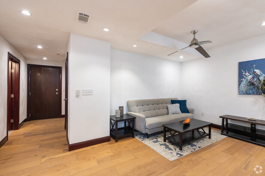 More Photos Of 3681 Lindell Blvd, Saint Louis Multifamily For Sale