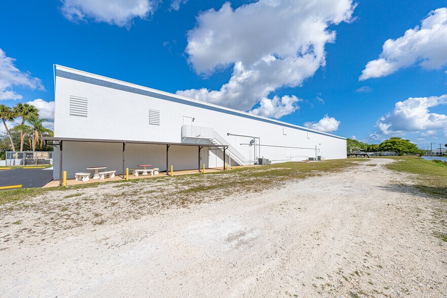 More Photos Of 6630 NW 16th Ter, Fort Lauderdale Warehouse For Sale
