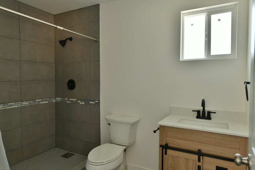 More Photos Of 6221 Corona Ave, Bell Apartments For Sale