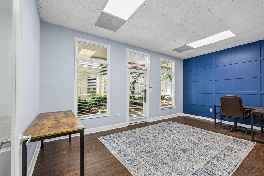 More Photos Of 913 Gulf Breeze Pky, Gulf Breeze Storefront Retail Office For Sale