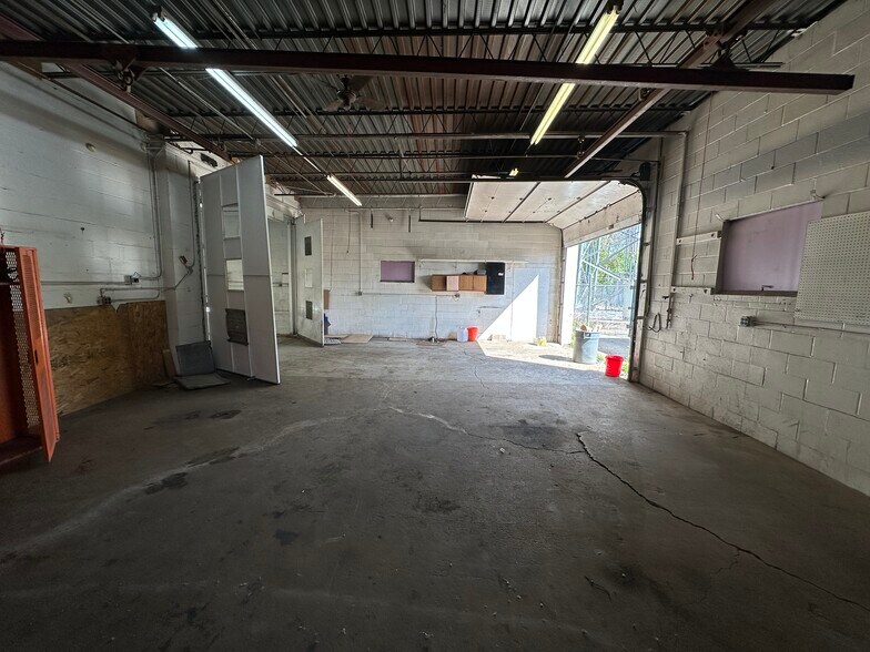 More Photos Of 3736 Walden Ave, Lancaster Office For Lease