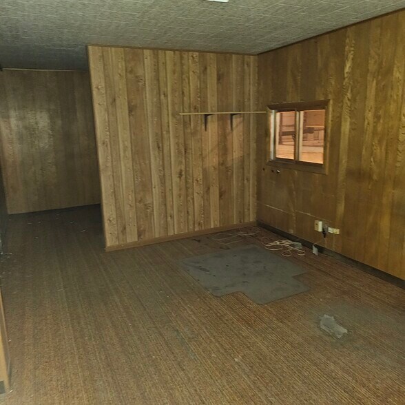 More Photos Of 116 Bay Dr, Great Falls Industrial For Lease