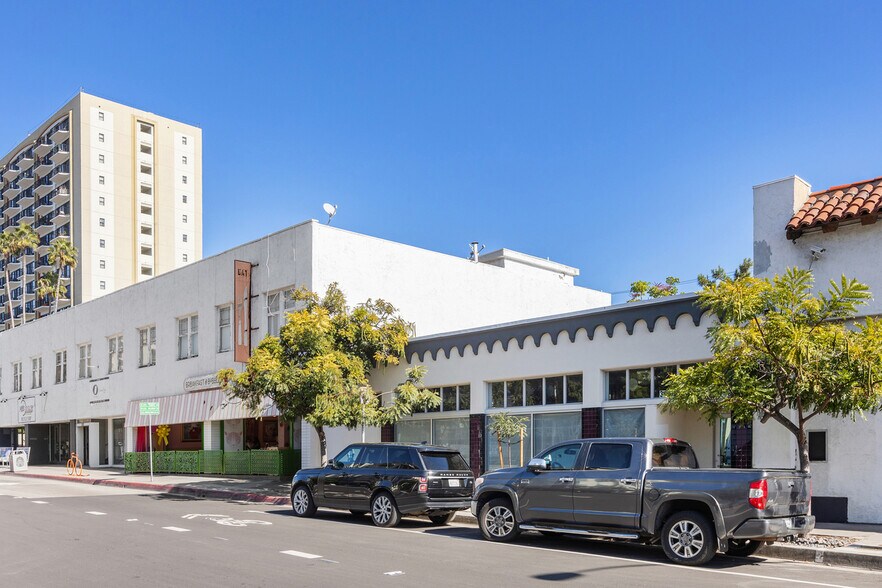 More Photos Of 3821 Park Blvd, San Diego General Retail For Lease