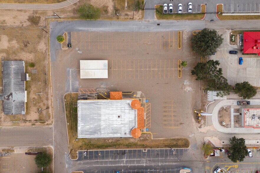 More Photos Of 305 Expressway 83, Mission Medical For Sale