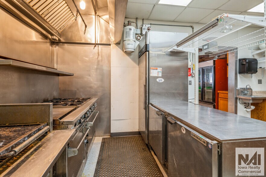 More Photos Of 115 E Main St, Coggon General Retail For Sale