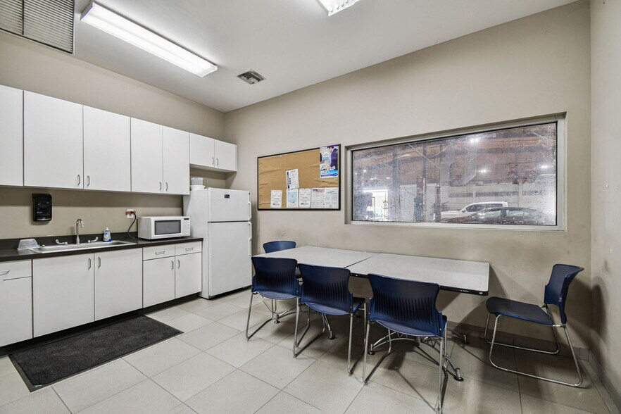 More Photos Of 4811 W Sligh Ave, Tampa Warehouse For Sale