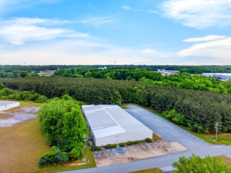 More Photos Of 373 Huntington Rd, Gaffney Warehouse For Lease