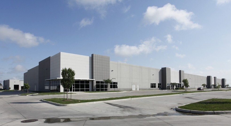 Primary Photo Of 12558 Highway 3, Webster Distribution For Lease