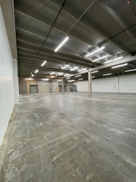 More Photos Of 4000 N 28th Ter, Hollywood Warehouse For Lease