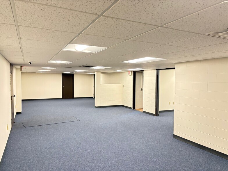 More Photos Of 86 Elm St, Hopkinton Flex For Lease