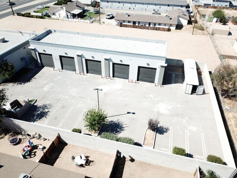 More Photos Of 15788 Bear Valley Rd, Victorville Freestanding For Lease