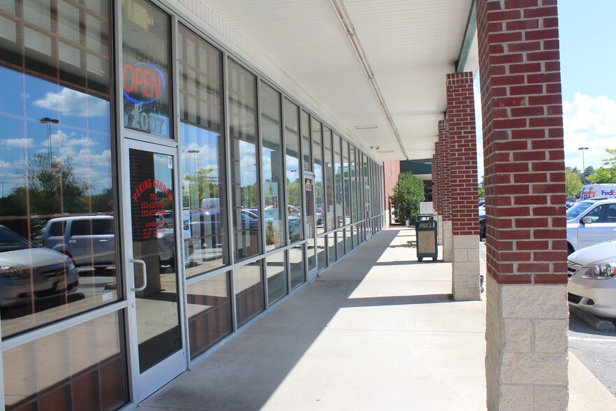 More Photos Of 2019 S Glenburnie Rd, New Bern Supermarket For Lease