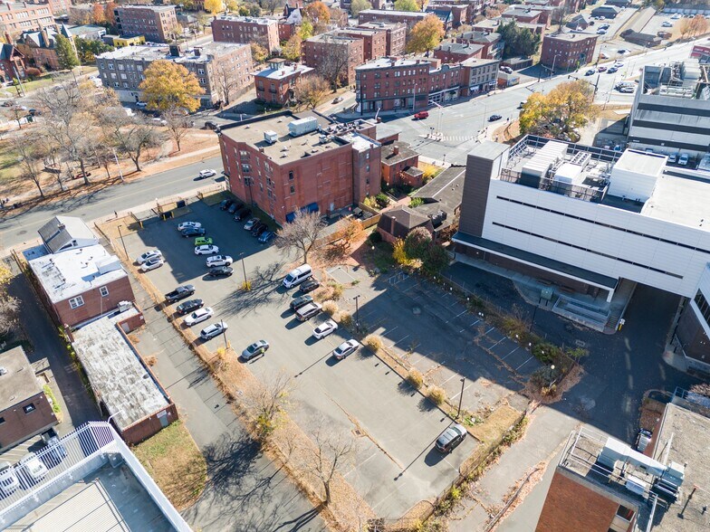 More Photos Of 19-25 Main St, Hartford Office Residential For Sale