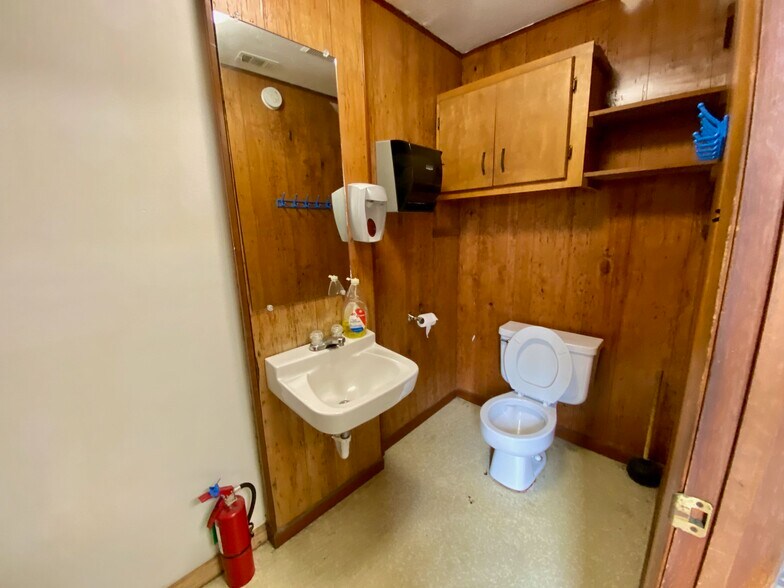 More Photos Of 2401 Port Neches Ave, Port Neches Restaurant For Sale