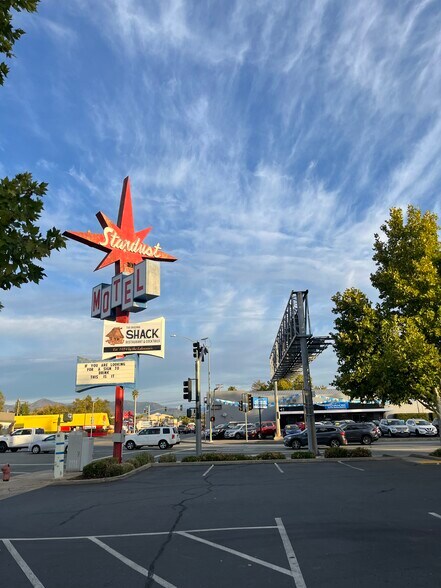 More Photos Of 1201 Market St, Redding Restaurant For Lease