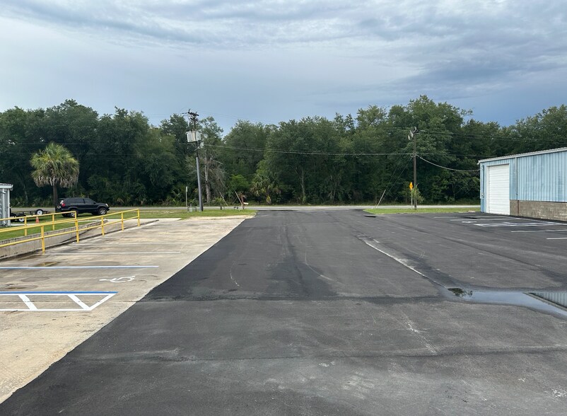 More Photos Of 140 Palm St NE, Live Oak Manufacturing For Lease