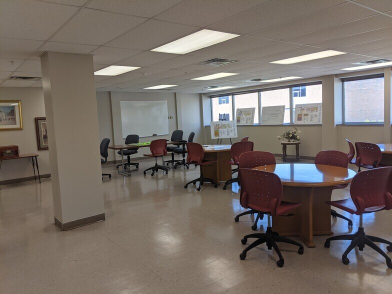 More Photos Of 184 Salem Ave, Dayton Office Residential For Lease