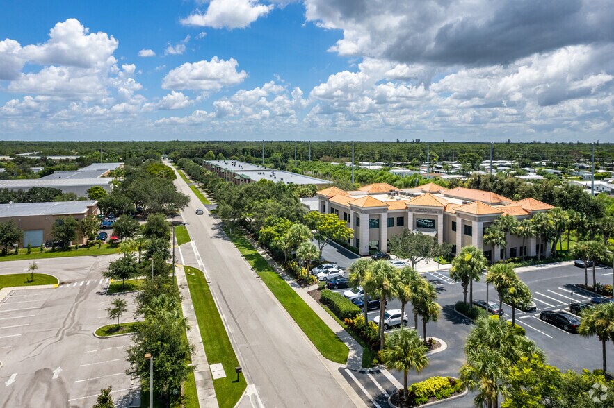 More Photos Of 1016 Collier Center Way, Naples Coworking Space