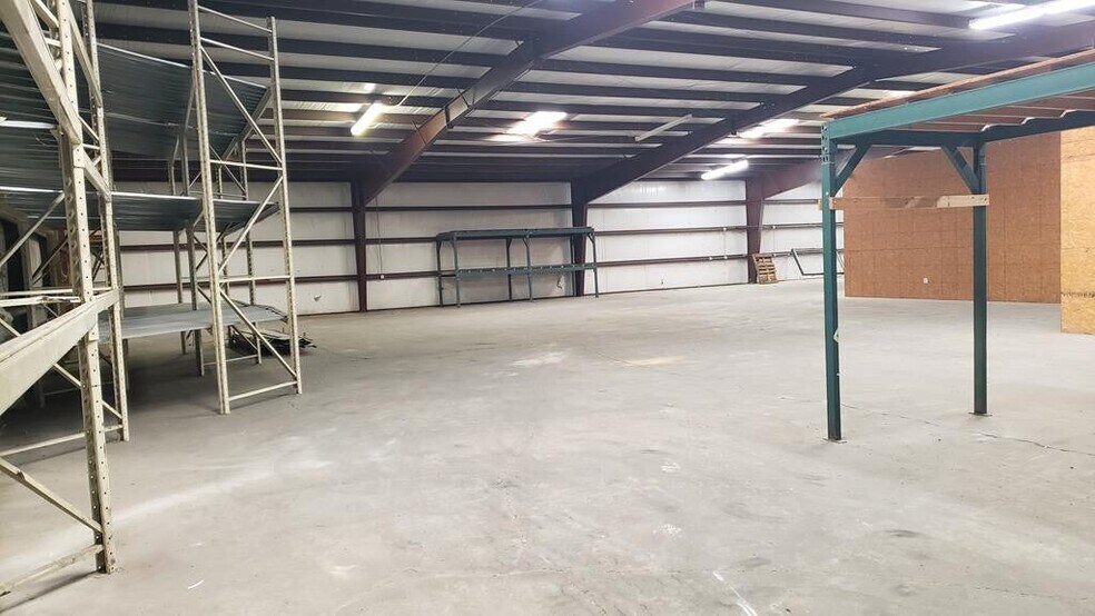 More Photos Of 616 S Broadway St, Mccomb Freestanding For Sale
