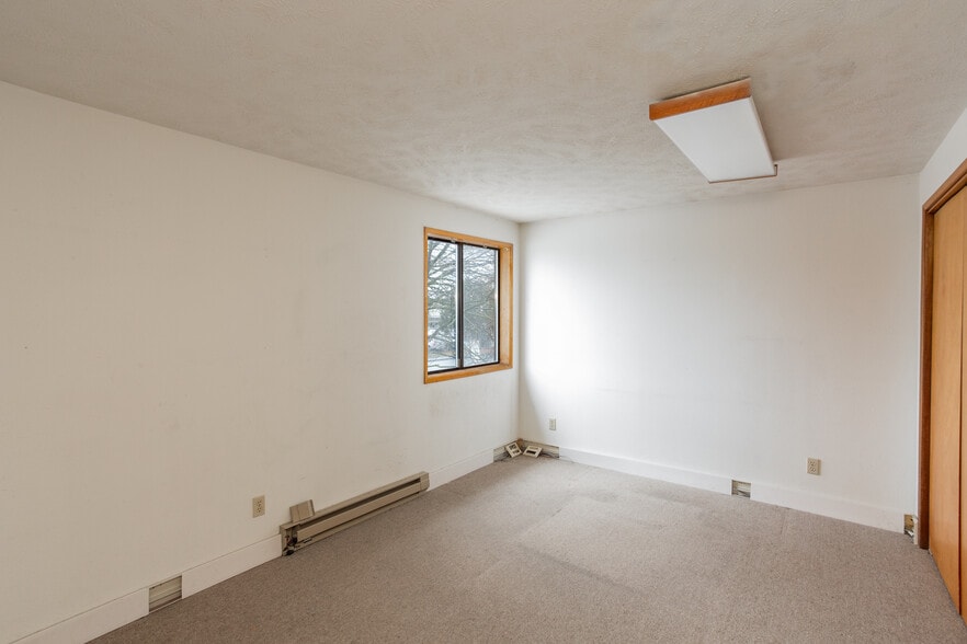 More Photos Of 10623 E Montgomery Dr, Spokane Valley Office Residential For Sale