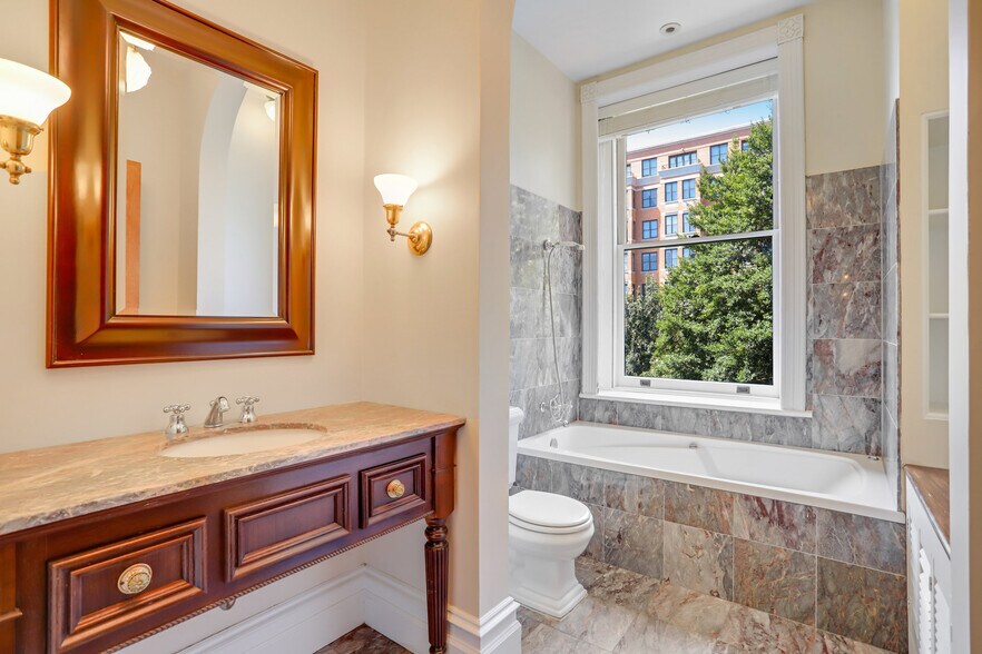 More Photos Of 1633 16th St Nw, Washington Specialty For Lease