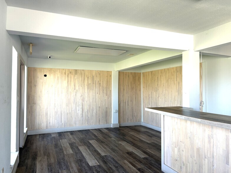 More Photos Of 400 Hwy 67 E, Alvarado Office For Sale