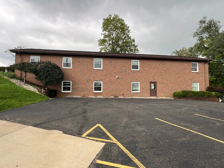 More Photos Of 1 Halloran Park Ln, Saint Clairsville Office For Sale