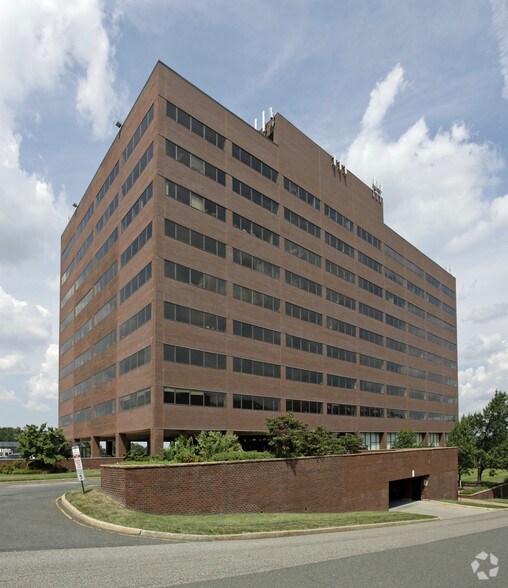 More Photos Of 2 Executive Dr, Fort Lee Office For Lease