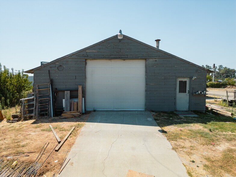 More Photos Of 901 E Broadway Ave, Atwater Specialty For Sale