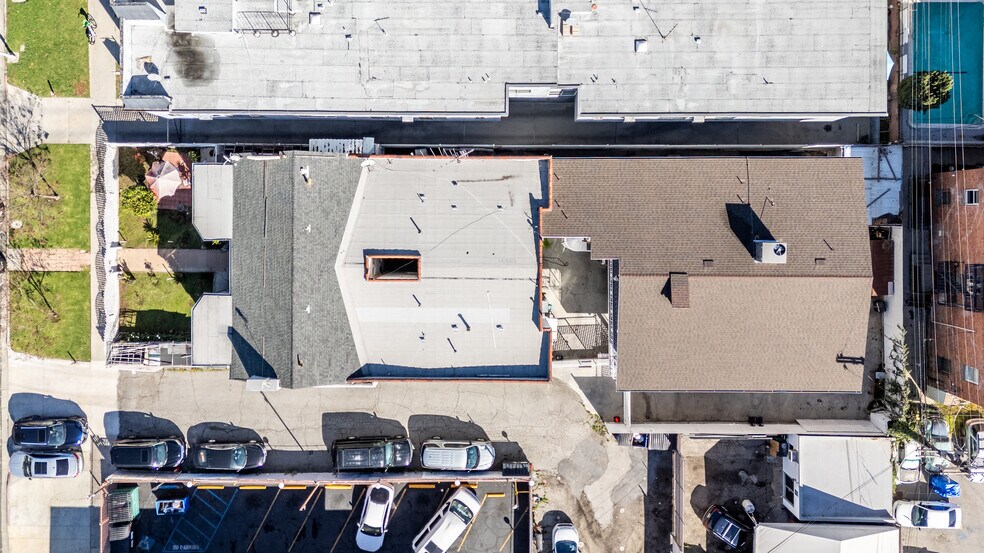 More Photos Of 1716 Winona Avenue, Los Angeles Multifamily For Sale