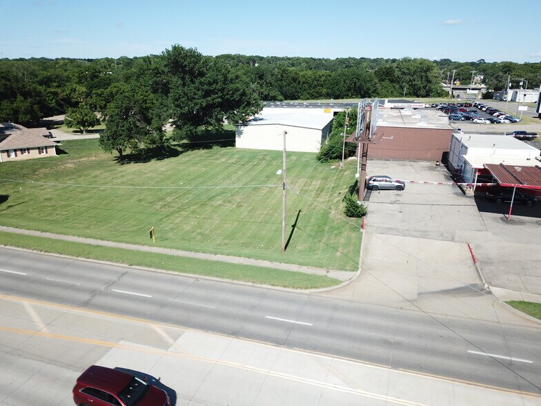 More Photos Of 100 SE 29th St, Topeka Land For Lease