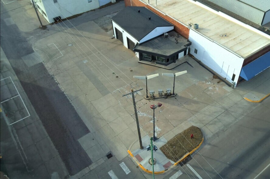 More Photos Of 803 N Lincoln Ave, York Flex For Sale