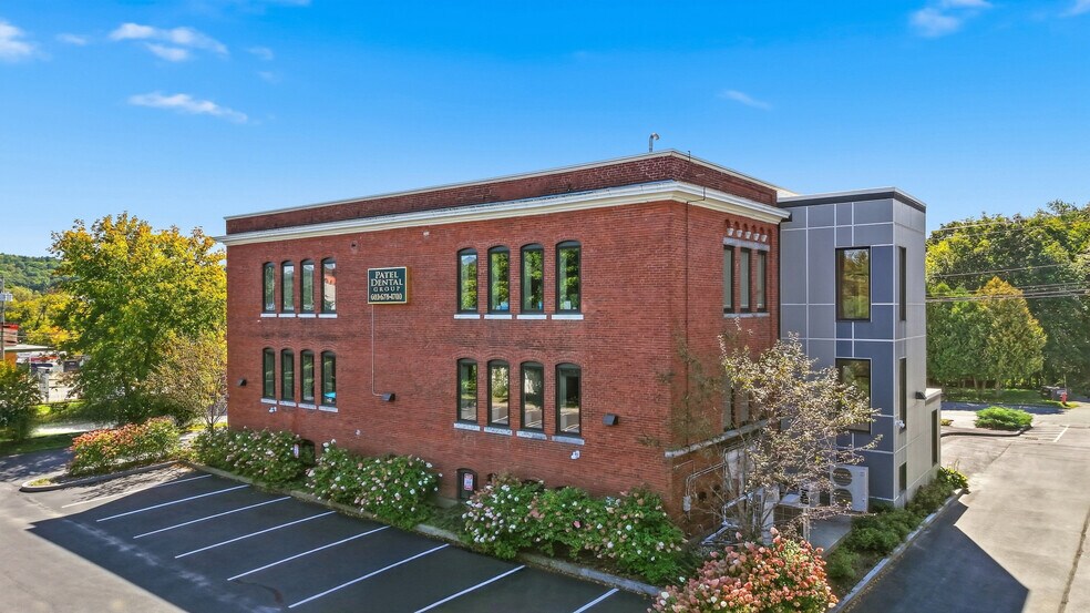 More Photos Of 11 Eldridge St, Lebanon Office For Lease