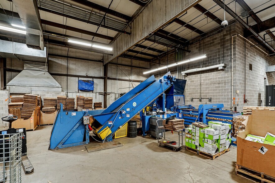 More Photos Of 266 Eastgate Dr, Danville Warehouse For Sale