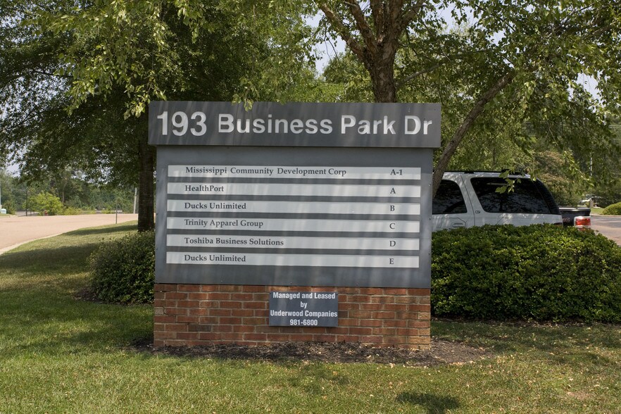 More Photos Of 193 Business Park Dr, Ridgeland Flex For Lease