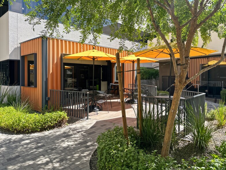 More Photos Of 6991 E Camelback Rd, Scottsdale Coworking Space