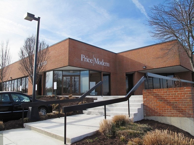 More Photos Of 4400 Forbes Blvd, Lanham Light Distribution For Lease