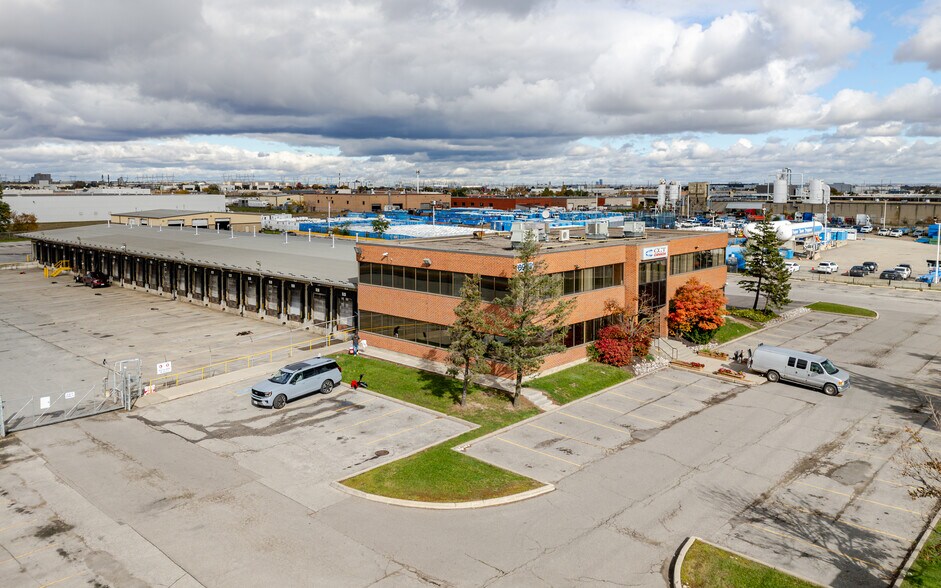 More Photos Of 6900 Tranmere Dr, Mississauga Warehouse For Lease