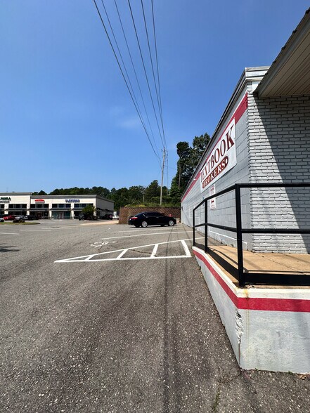 More Photos Of 1924 S University Ave, Little Rock Storefront For Sale