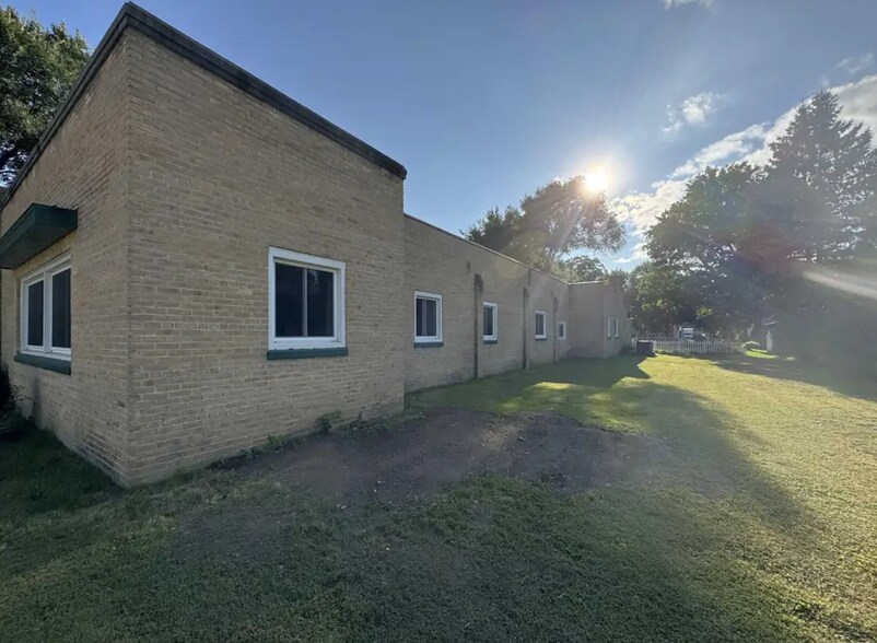 More Photos Of 605 E 4th Ave, Brodhead Office For Sale